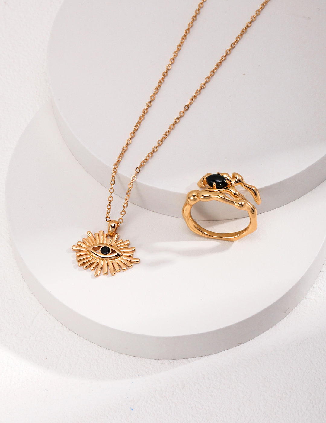 The Eye of the Sun Necklace